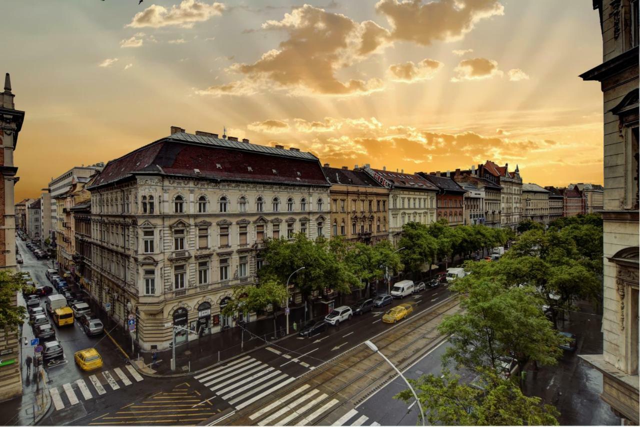 Heart Of Downtown Apartment Budapest Exterior photo