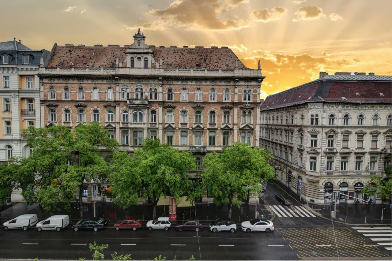 Heart Of Downtown Apartment Budapest Exterior photo